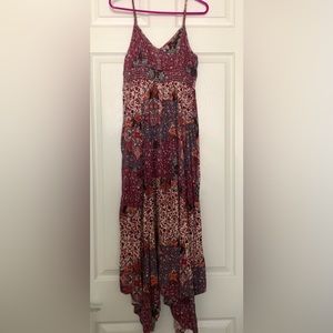 American Eagle maxi dress with small peep hole in the back